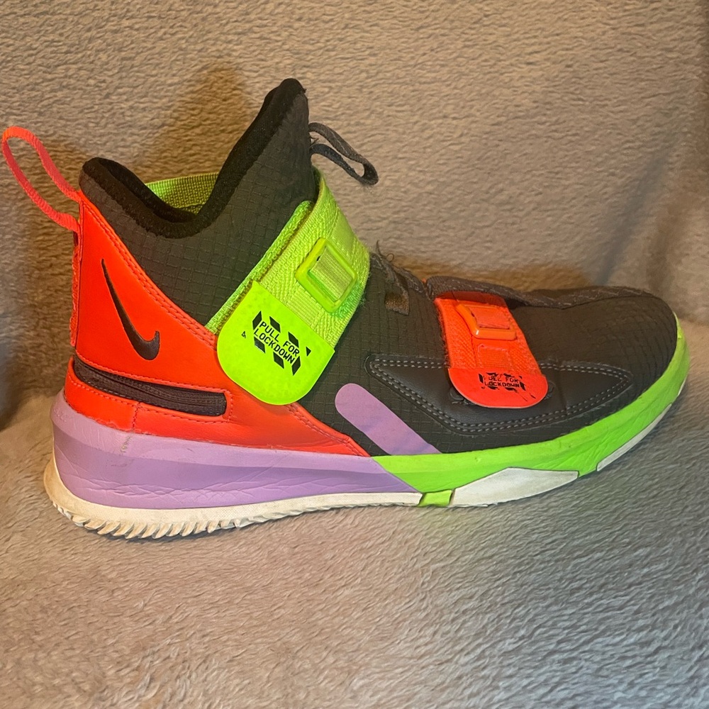 Lebron soldier 13 “thunder gray”